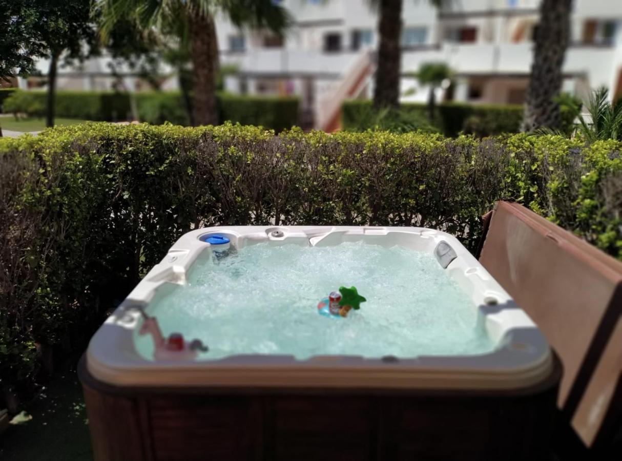 Exquisite 3 Bed Apartment With Private Jacuzzi Эль-Ромеро Экстерьер фото