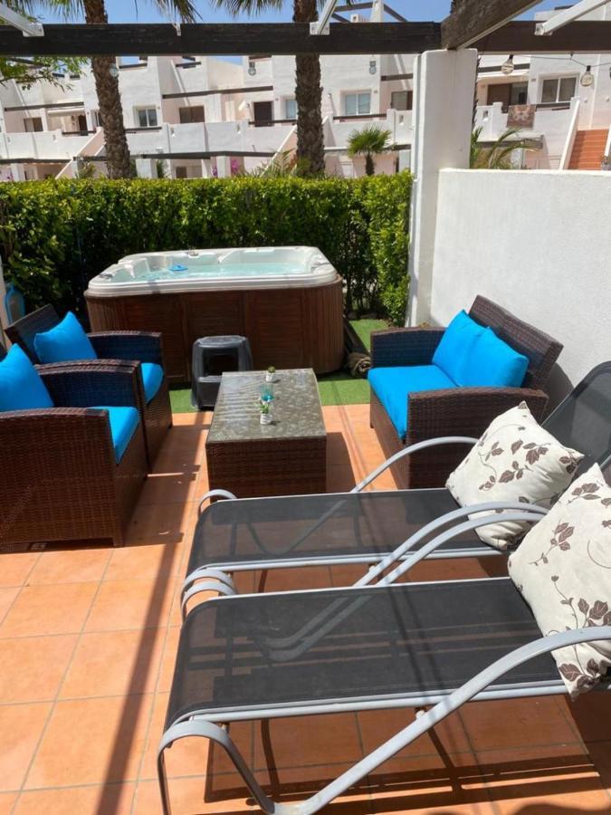 Exquisite 3 Bed Apartment With Private Jacuzzi Эль-Ромеро Экстерьер фото