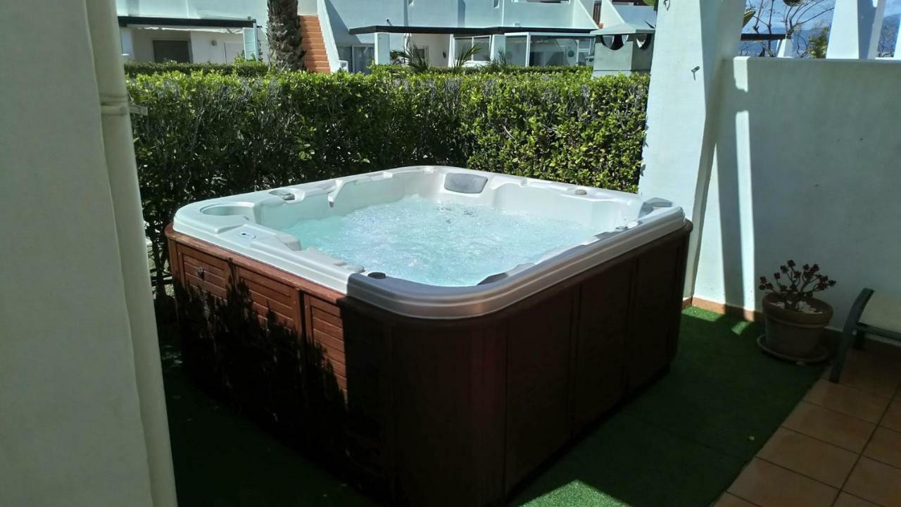 Exquisite 3 Bed Apartment With Private Jacuzzi Эль-Ромеро Экстерьер фото